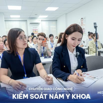 Ghi chép và thảo luận tại lớp